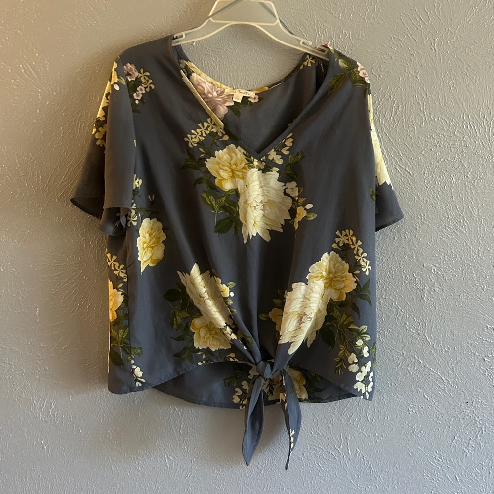 Floral Tie in Front Top
